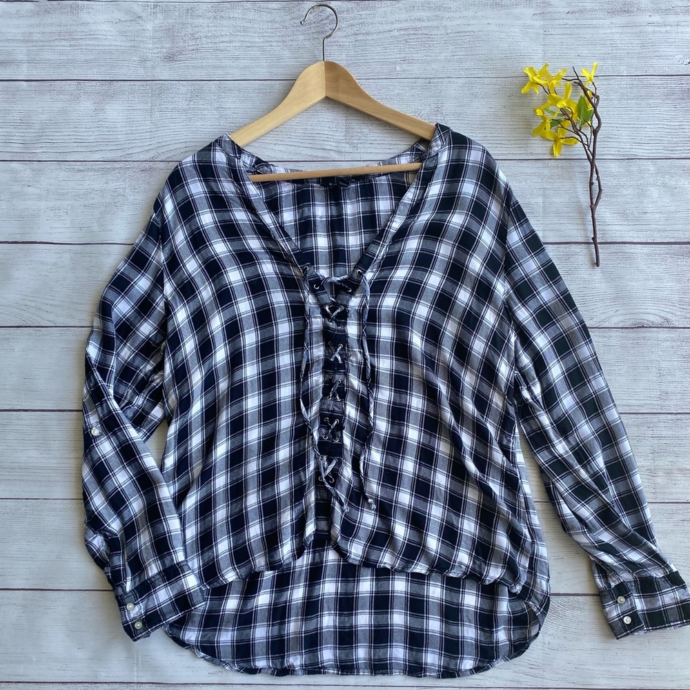 EXPRESS Plaid Top - Picture 9 of 9